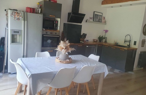 Bayonne House | Town house with garden on the coast