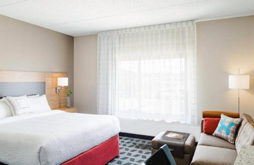 Beaverton Hotel | TownePlace Suites by Marriott Portland Beaverton