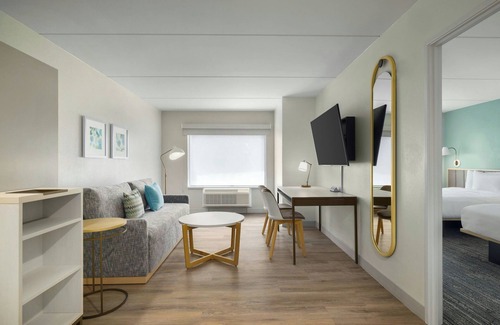 Charlotte Hotel | TownePlace Suites by Marriott Charlotte LoSo