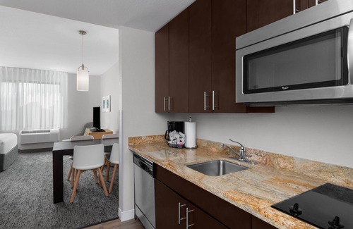 Gateway Hotel | TownePlace Suites by Marriott Denver Airport at Gateway Park