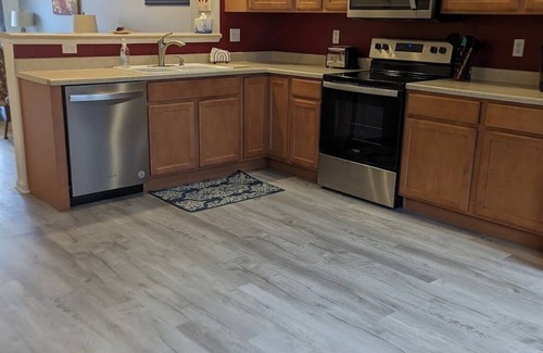 Arvada House | Townhome in Olde Town Arvada! 2 bedrooms and 2 full baths. Corporate Rental.