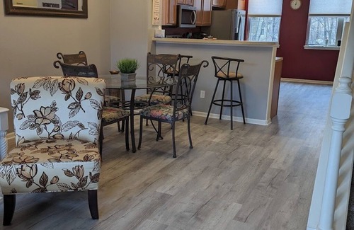 Arvada House | Townhome in Olde Town Arvada! 2 bedrooms and 2 full baths. Corporate Rental.