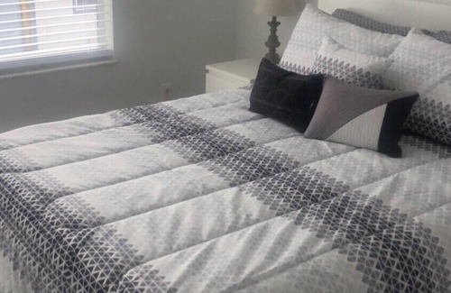 Truckland House | Townhome in Paradise