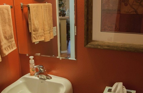 Hillsboro House | Townhome near Nike World Headquarters, Intel and Pacific University