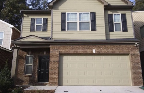 McDonough House | Townhome nestled in Henry County