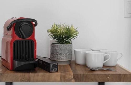 Ville-Marie Apartment | TOWNHOUSE 102 Montreal