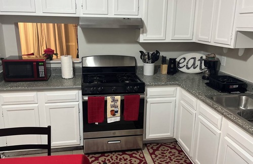 Church Street House | Townhouse in Jonesboro, GA