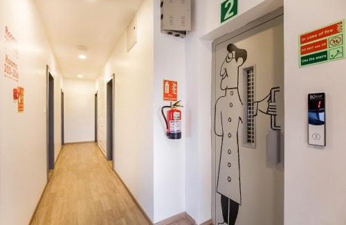 Indore Hotel | Townhouse Pipliyahana Square
