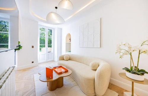 Montmartre Apartment | Townhouse Sacrée cœur Place du Tertre Montmartre