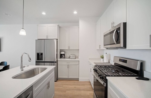 Heber House | Townhouse w views + 2 car garage + washer + dryer