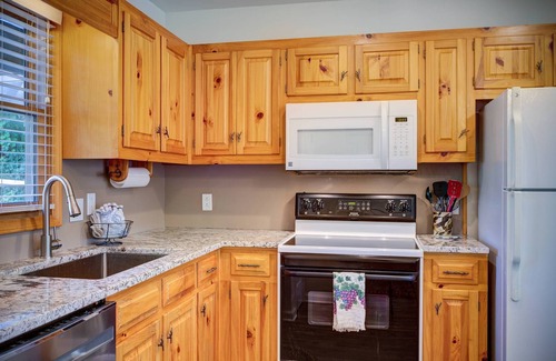 Boone House | Townhouse with Mountain Views - Close to Boone and Blowing Rock
