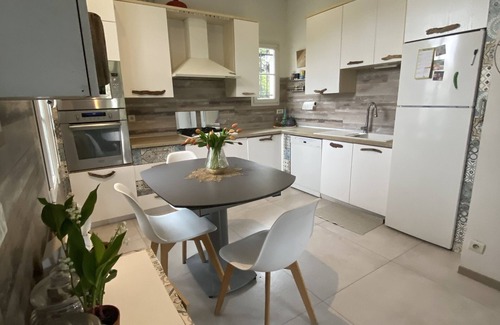 Riou - Petit Juas - Av de Grasse House | Townhouse with outdoor space ideal for relaxing and enjoying the outdoors