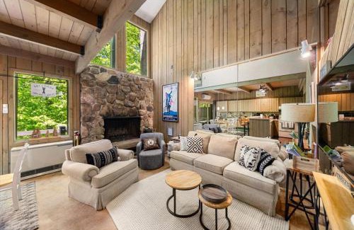 North Conway Apartment | Townhouses near White Mtn Perfect for Large Groups