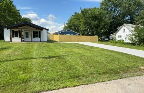 St. James House | Townside White House