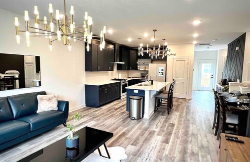 Durham House | TPV - Antilia - Luxury w/Indoor Heated Pool & Gym