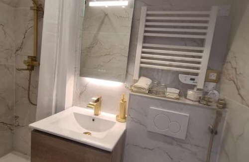 Saint-Louis Apartment | Très beau studio au pied du métro