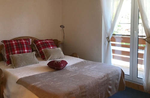 Mont-de-Lans Apartment | TRACK FOOT, 4/5 PERS, BALCONY, STUNNING VIEW
