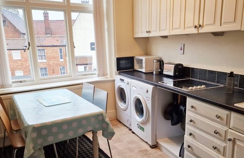 Norwich Apartment | Tradesmen/contact workers Inn