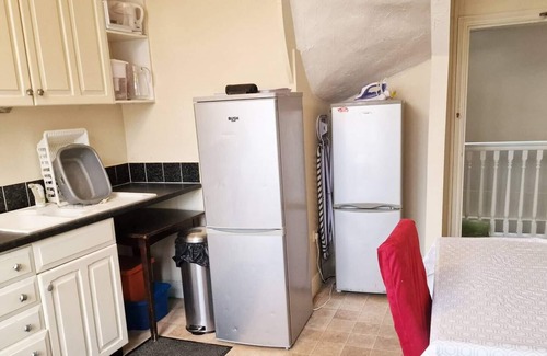 Norwich Apartment | Tradesmen/contact workers Inn