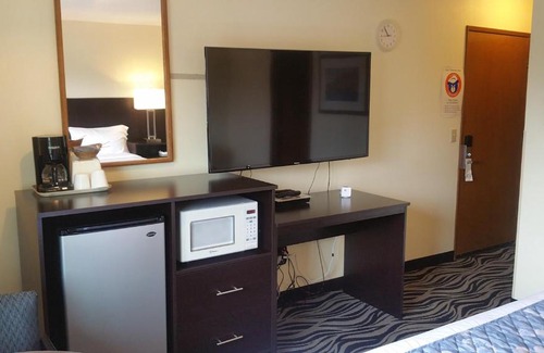 Rockaway Beach Hotel | Tradewinds Motel