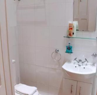 Bruntsfield Apartment | Traditional Apartment oer the Meadows