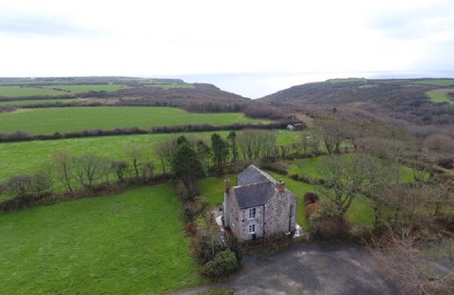 Coverack Cottage | Traditional Cornish Cottage With Some Sea Views Coverack, Cornwall, England