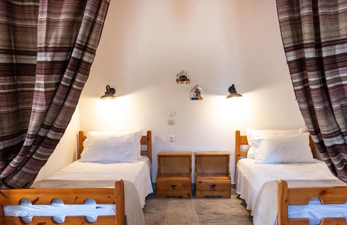 Soroni House | Traditional Dream House