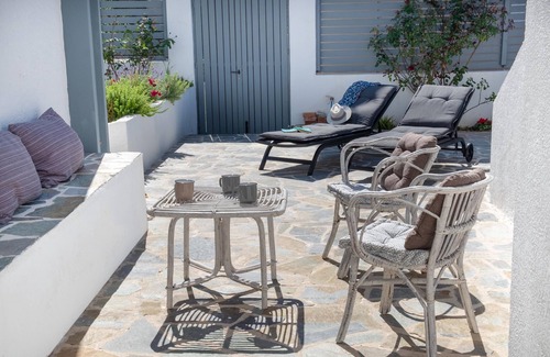 Soroni House | Traditional Dream House