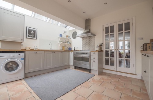 Kew House | Traditional Home in Kew Gardens by UnderTheDoormat