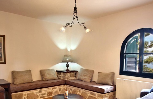 Anatoli House | Traditional house in Crete with amazing views, Sleeps 3 people.