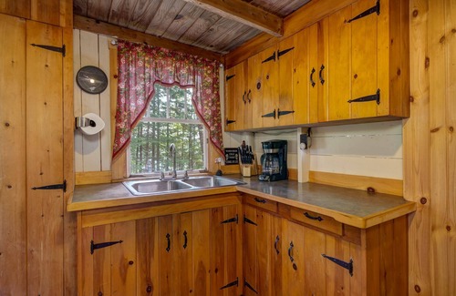 Franklin Cabin | Traditional Lakefront Cabin Located On Beautiful George's Pond