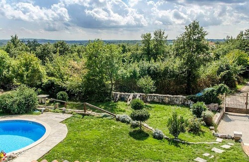 Zminj Cabin | Traditional stone villa for 9 people with pool in Central Istria