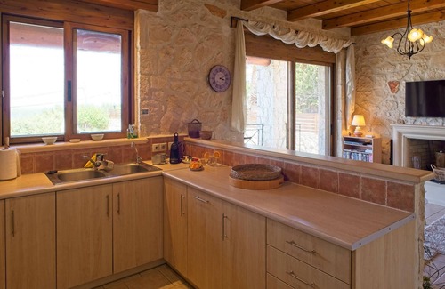 Tragaki House | Traditional Villa with Private Pool