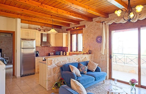 Tragaki House | Traditional Villa with Private Pool