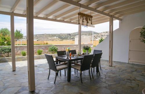 Milos Villa | Traditional Villa Relax