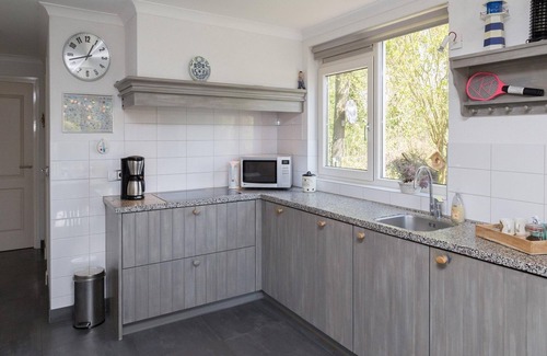 Baarland House | Traditionally built house on the coast of Baarland