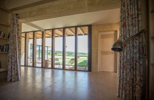 Argilliers Villa | traduit en anglais