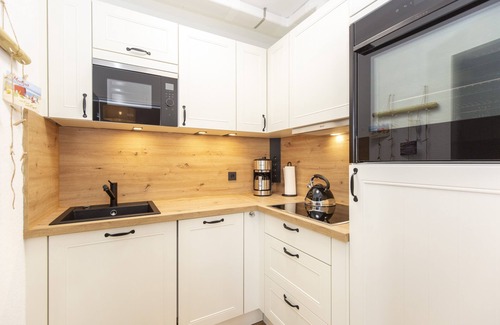 Duhnen Apartment | Trafalgar App. 154-55m² vacation apartment in Döse, close to the beach, swimming pool and sauna
