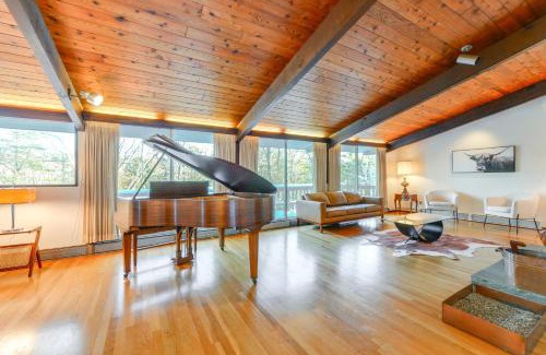 Dover House | Trail Access On-Site Gorgeous MCM Deck House!