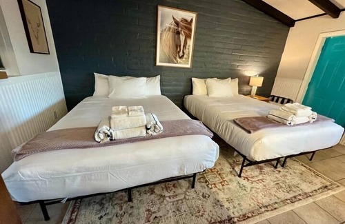 Tombstone Hotel | Trail Rider's Inn