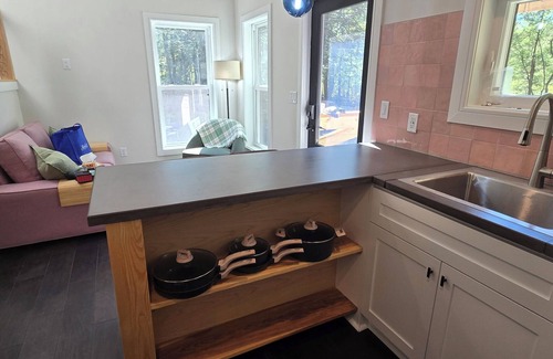 Canaan Heights Cottage | Trailheads & Powder Days Await at Sundew Cottage