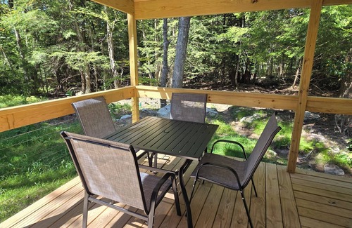 Canaan Heights Cottage | Trailheads & Powder Days Await at Sundew Cottage