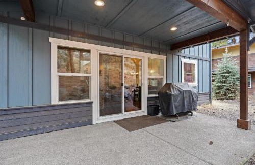 Westbrook Meadows House | Trails End Retreat