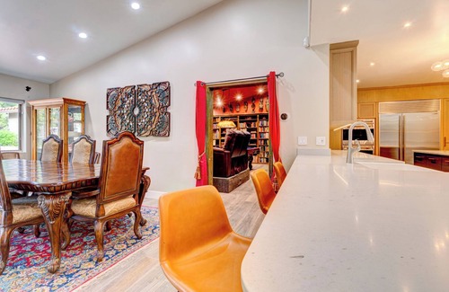 Tempe House | Train Watching House. Across from ASU - Near DT Tempe. Lots of amenities