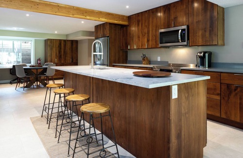 Sandy House | Tranquil 2BR Home - Walkout Basement by Cottonwood Canyons with Creek