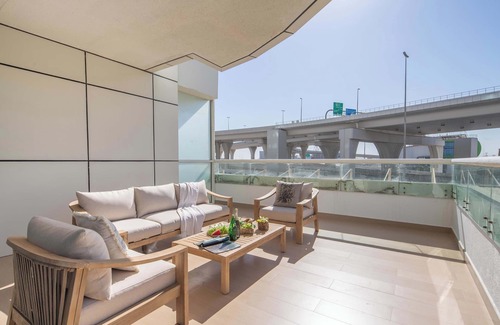 Jabal Ali 2 Apartment | Tranquil 2BR with Spacious Balcony in Dubai Marina