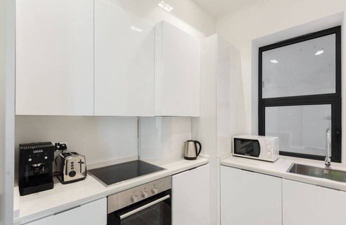 London City Centre Apartment | Tranquil 3 Bedroom a few steps from Covent Garden