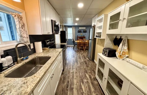 Blossvale Cottage | Tranquil 3-bedroom Sylvan Beach Cottage - Enjoy 10% off stays of 7 nights+