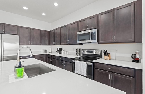 Hunt Club House | Tranquil 5-bedroom house with AC in Westlake