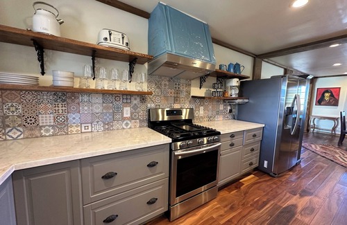 Taos House | Tranquil 7-bedroom house near the center of Taos